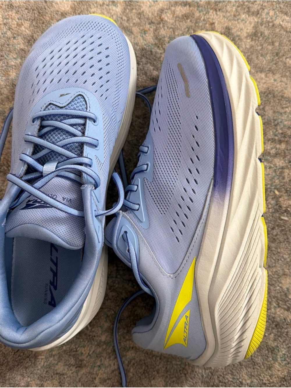 Women’s Altra Via Olympus 2 runnning sneakers sz 11